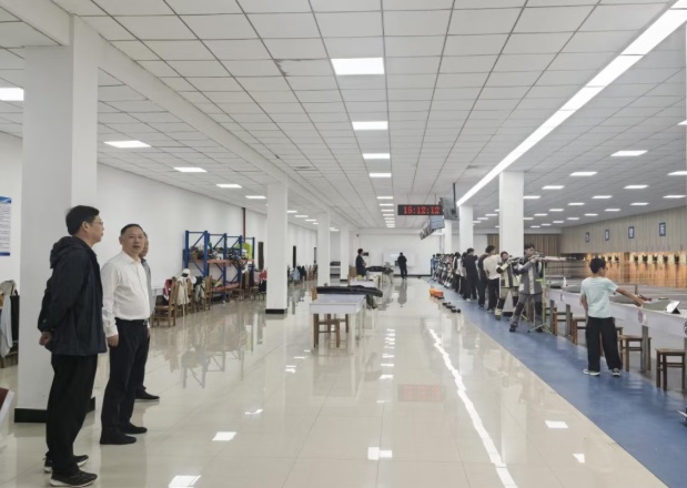 张鹏赴市体育艺术学校开展教师节走访慰问